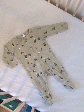 Souris Mini - 6M-9M Baby Footed One-Piece in Sage Green with Woodland Print